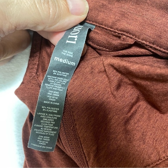 Vuori Women’s 1/4 Zip Pullover Size Medium Burnt Orange / Brown / Red - Picture 6 of 14